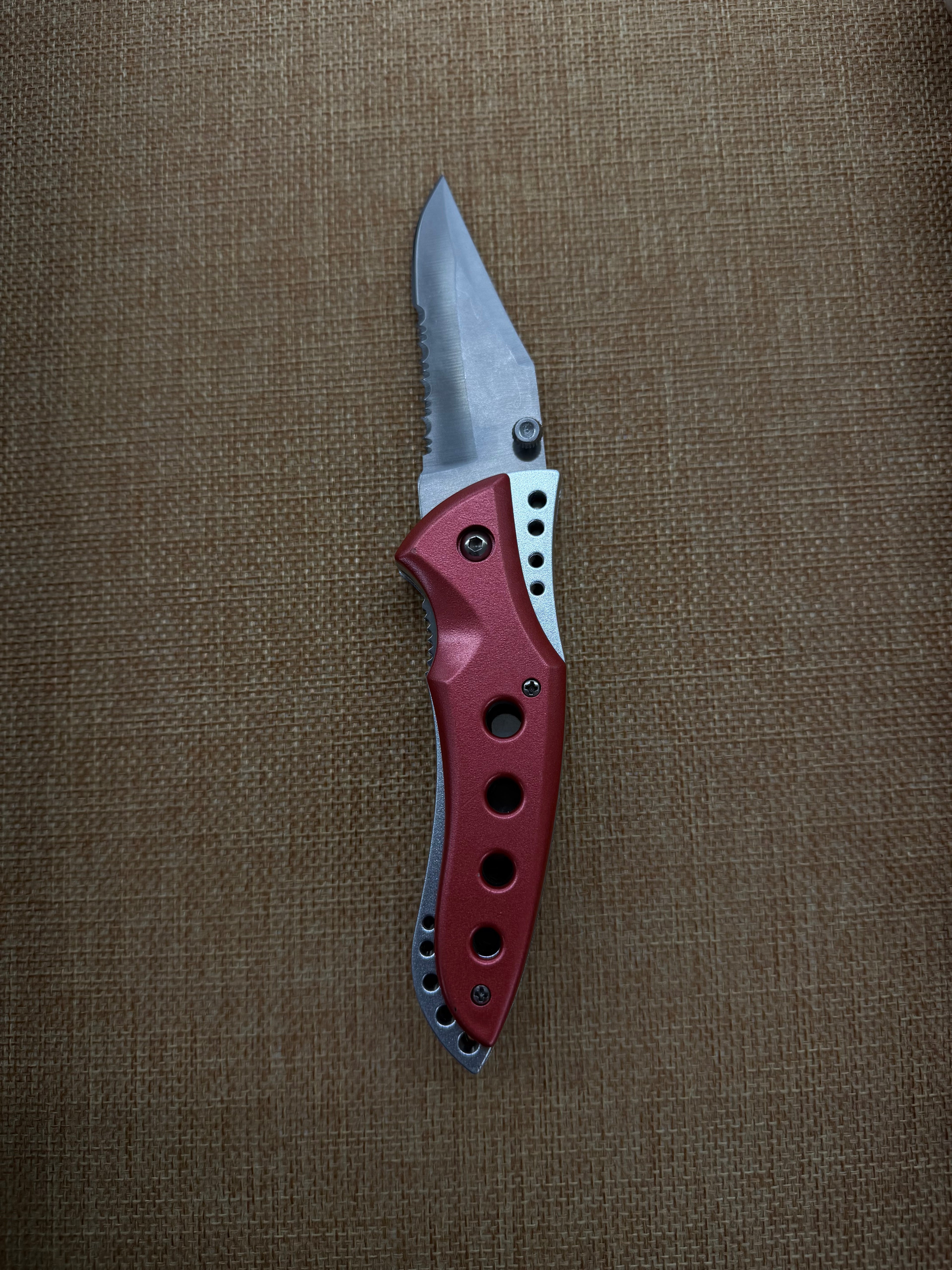 Circle SH Knife 4.5" Clip Red Body