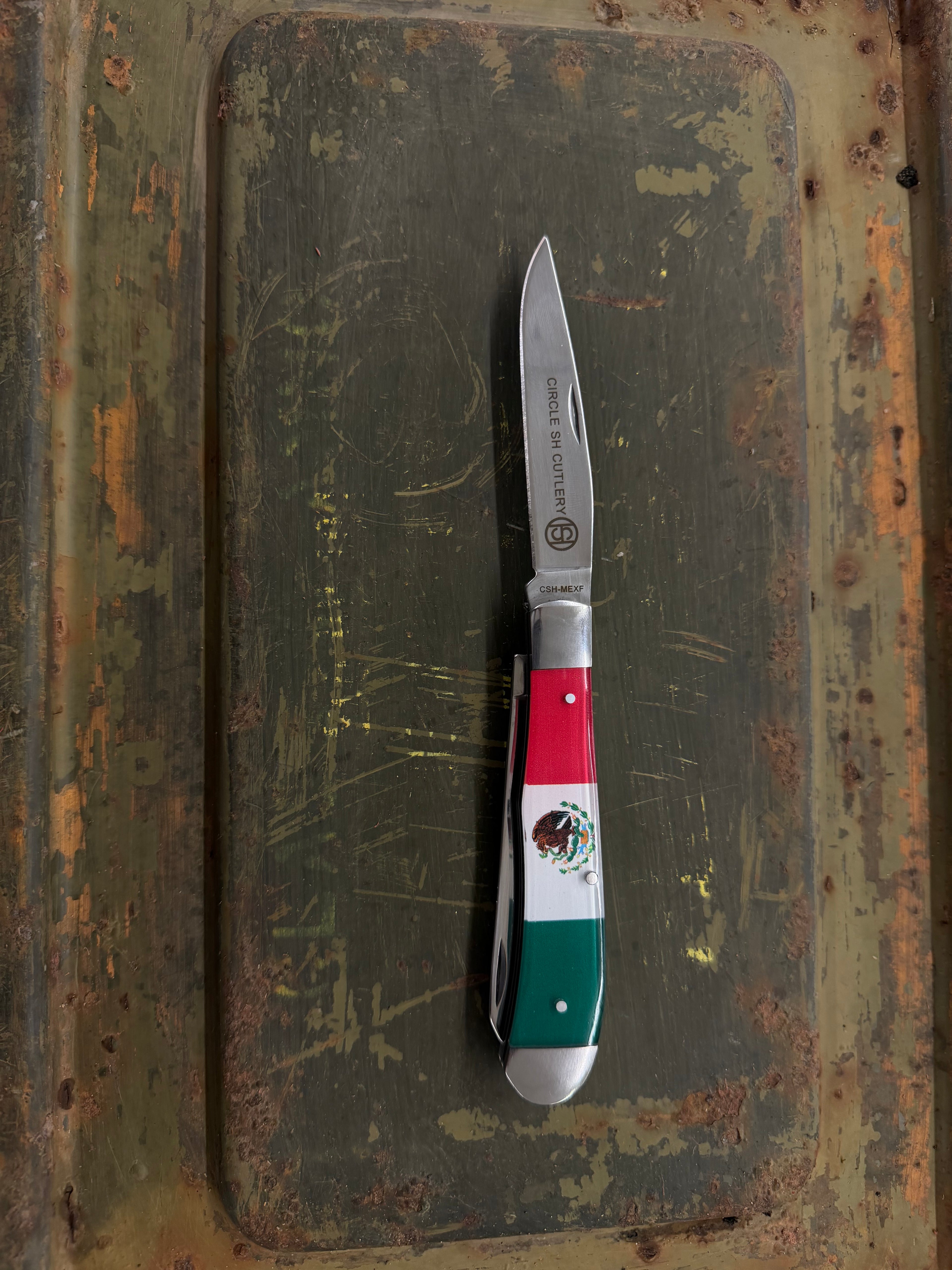 Circle SH Knife Mexican Flag