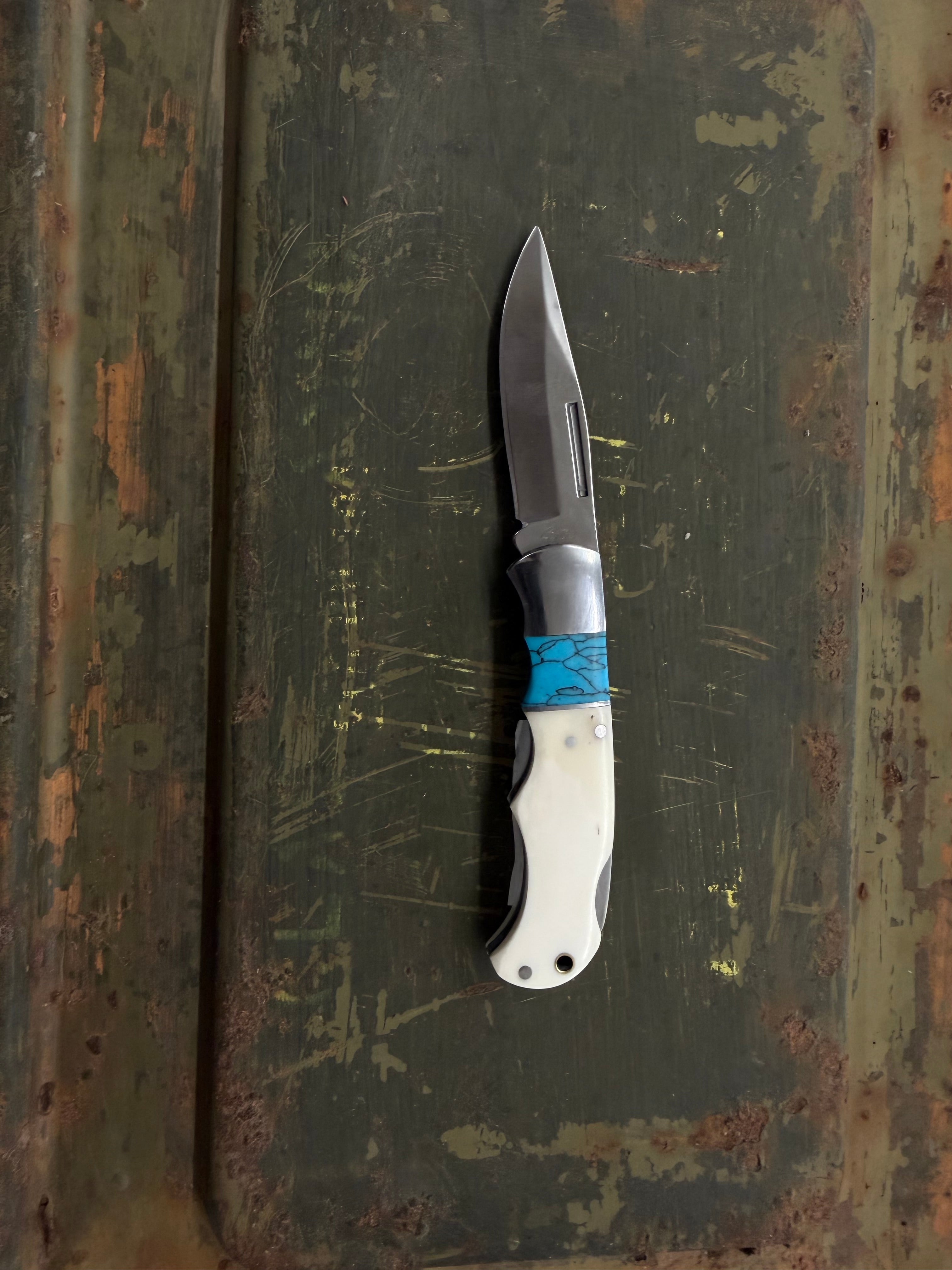 Circle SH Knife Blue Baby Faux Turquoise