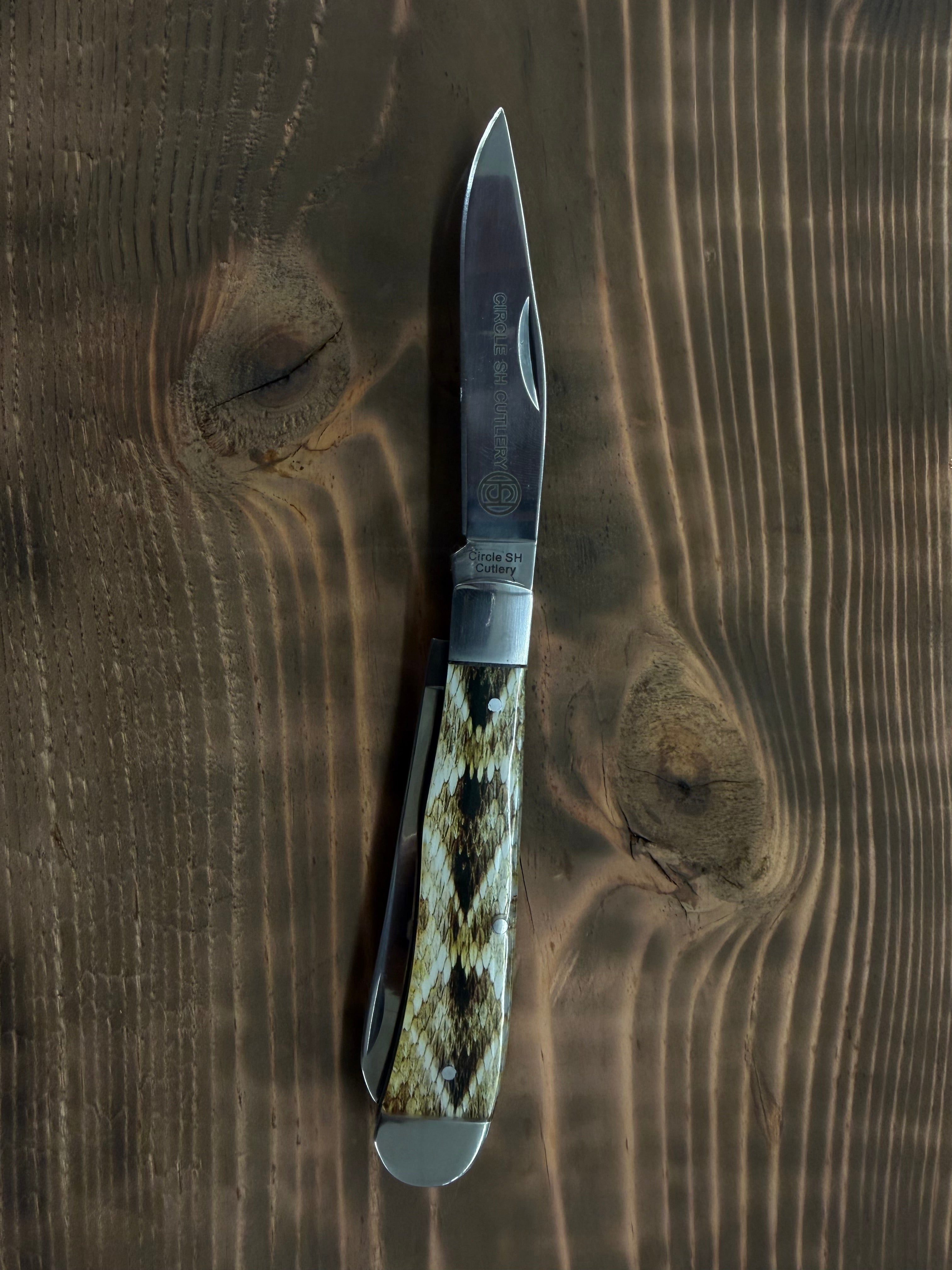Circle SH Knife 4" SS Dbl Blade Rattle Snake Skin